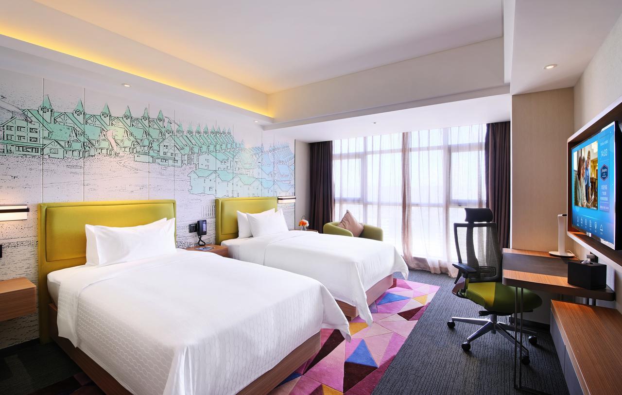 Hampton By Hilton Бейхай Екстериор снимка
